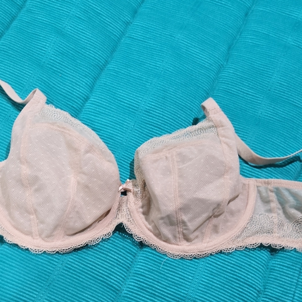 Chantelle Cream Lace Bra Intimates & Sleepwear